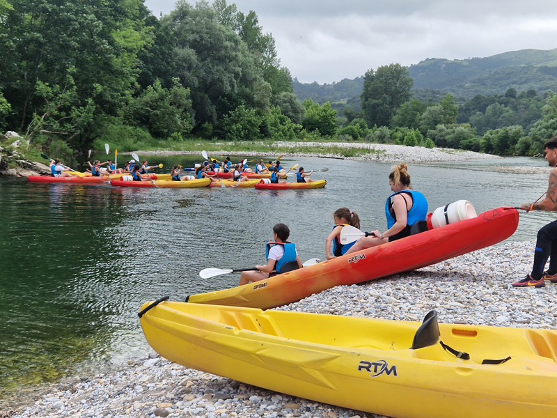 Descenso en canoa · Río Deva 6 km